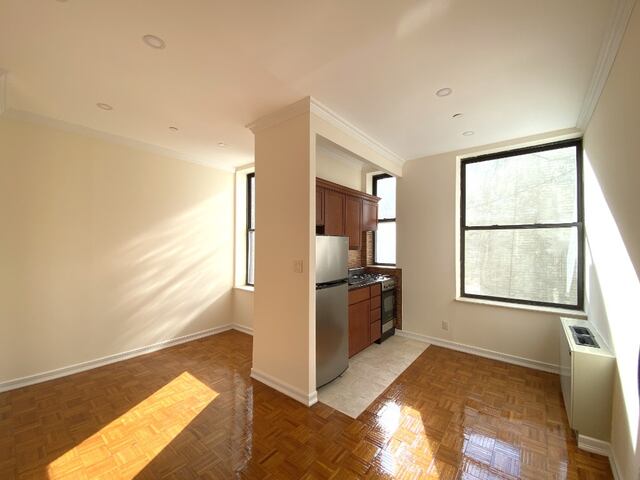 Studio at 304 West 92nd Street