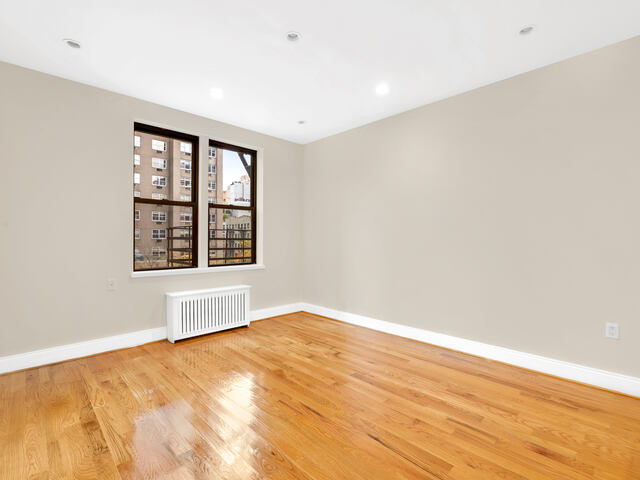 Studio at 1378 York Avenue