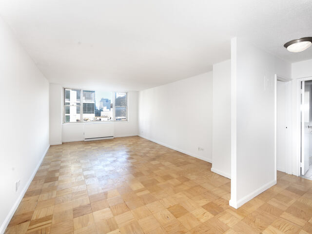 1-Bedroom at Murray Hill Manor