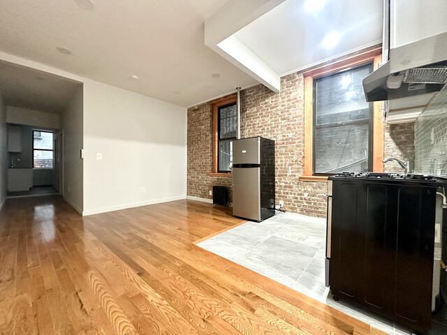 3-Bedroom at 3135 Broadway