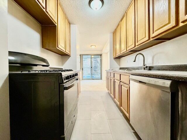 1-Bedroom at Lafayette Boynton: 875 Boynton Ave