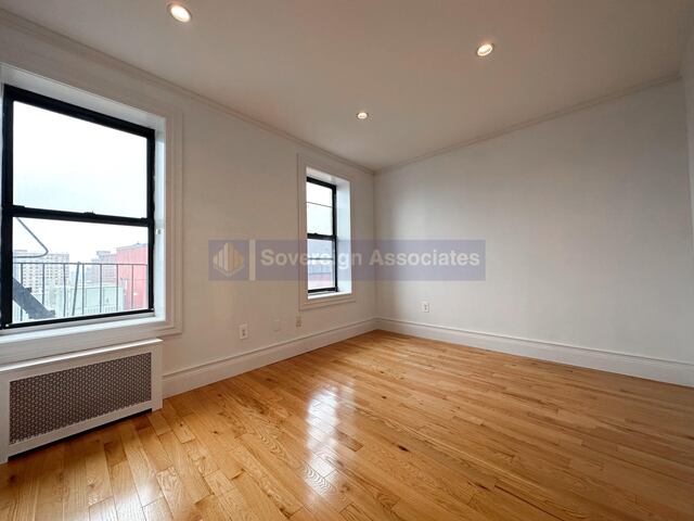 3-Bedroom at 53 Hamilton Terrace
