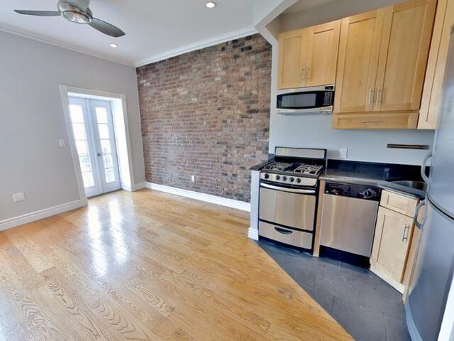 4-Bedroom at 424 East 9th Street