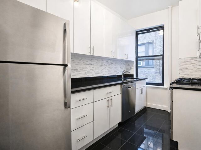2-Bedroom at 300 Fort Washington Avenue