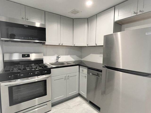3-Bedroom at Delmonico's Building