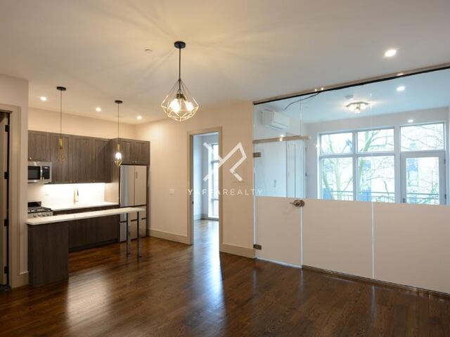 2-Bedroom at 847 Madison Street