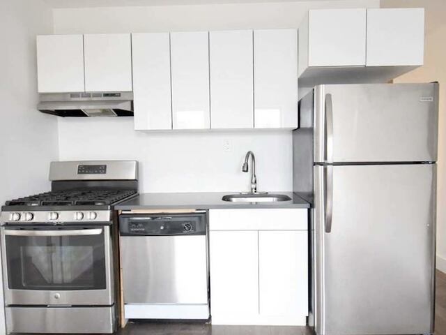 4-Bedroom at 3620 Broadway