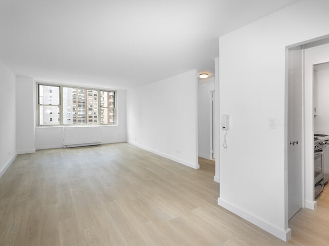 1-Bedroom at Murray Hill Manor