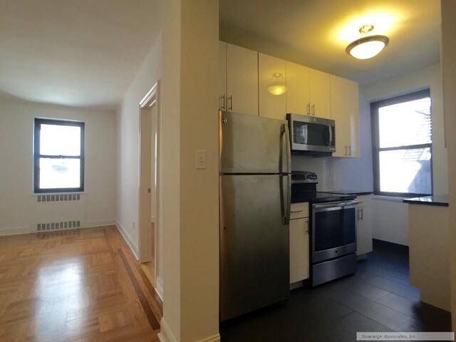 2-Bedroom at 700 Fort Washington Avenue
