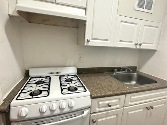 Studio at The Buckingham Apartments