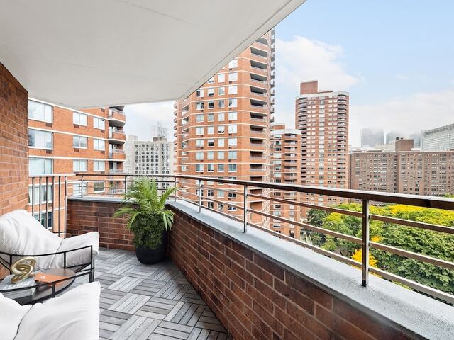 Studio at Kips Bay Court : 460 Second Ave