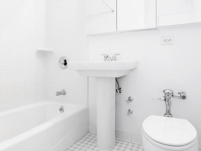 2-Bedroom at Lenox Terrace IV: 40 West 135th