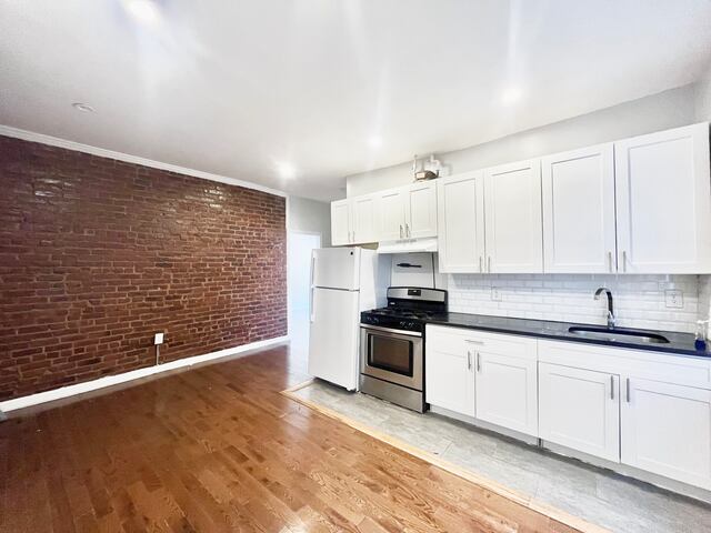 2-Bedroom at 141 Nagle Avenue