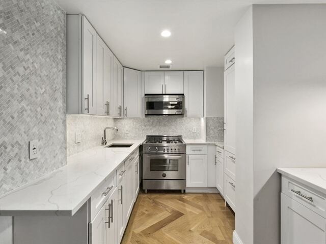 1-Bedroom at Lexington Towers