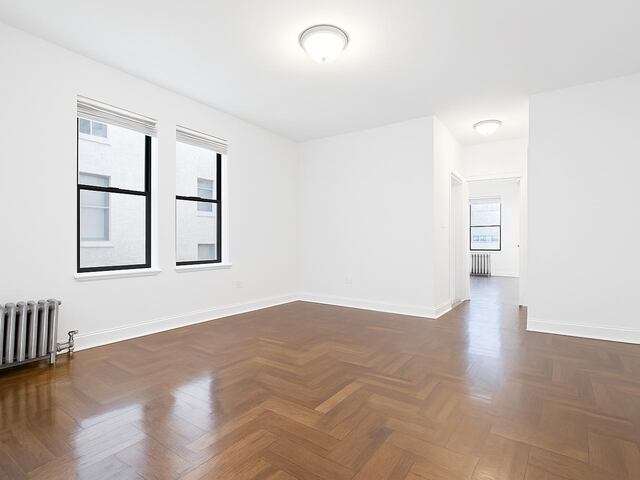 1-Bedroom at 105 Pinehurst Avenue