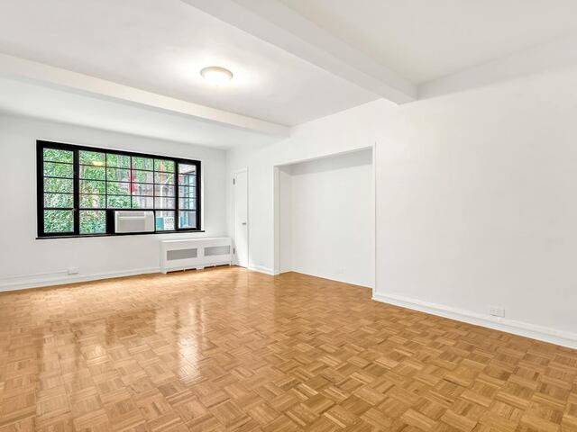 Studio at The Beaux Arts: 307 East 44th