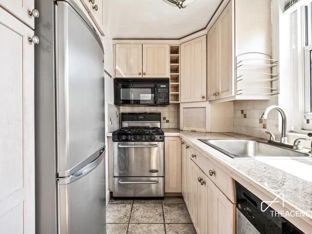 Studio at 200 East 84th Street