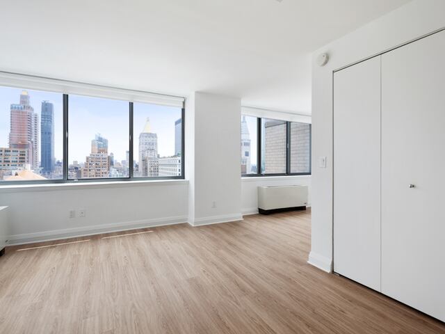 Studio at 800 Sixth Avenue