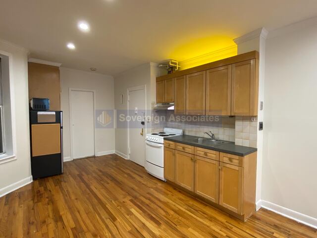 Studio at 527 West 48th Street