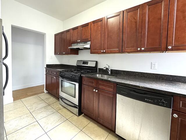 2-Bedroom at 3620 Broadway
