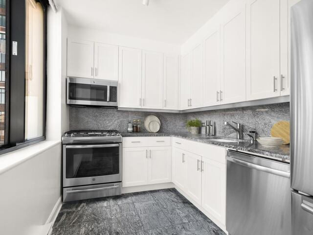 2-Bedroom at Tribeca Bridge Tower