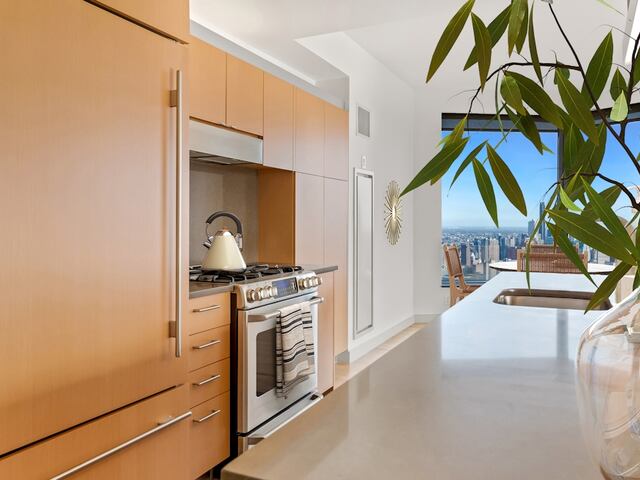 2-Bedroom at New York by Gehry