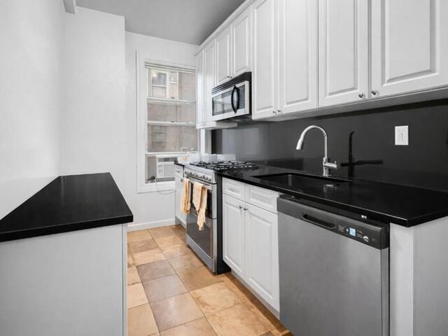 3-Bedroom at 425 Riverside Drive