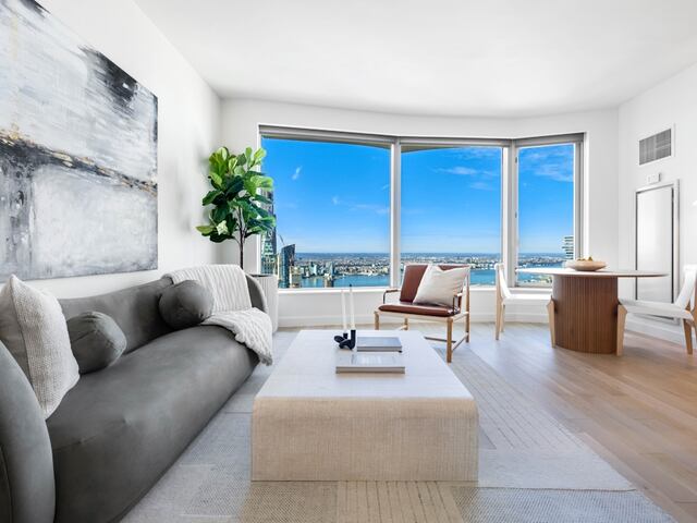 2-Bedroom at New York by Gehry