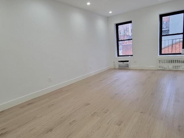 Studio at 880 Lexington Avenue