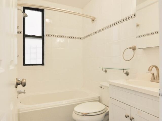 2-Bedroom at 900 West End Avenue