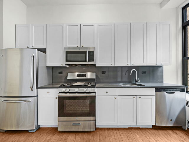 2-Bedroom at 121 Madison Avenue