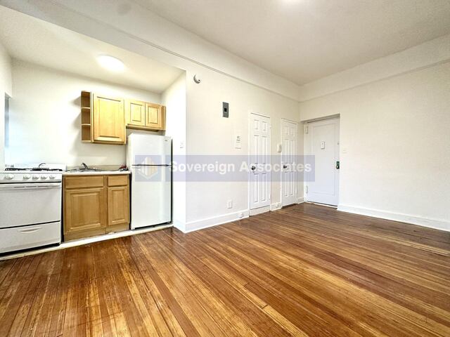 Studio at 936 West End Avenue