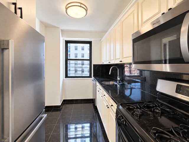 2-Bedroom at Yorkshire Towers