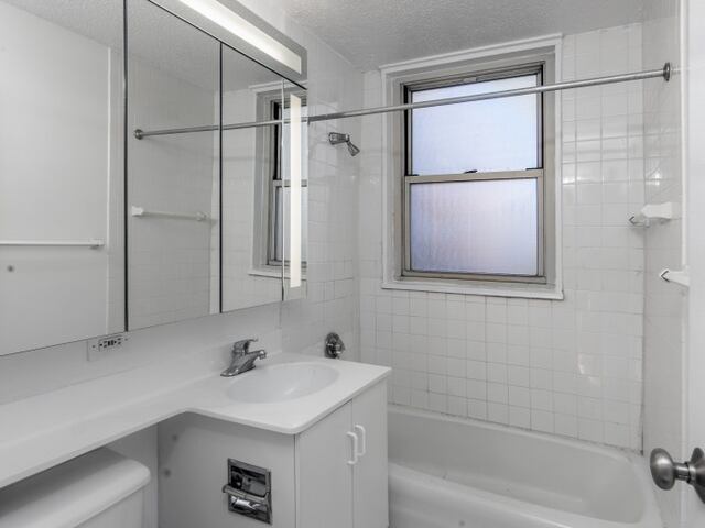 1-Bedroom at Murray Hill Manor