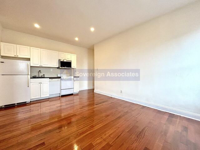3-Bedroom at 935 Saint Nicholas Avenue