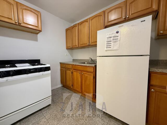 1-Bedroom at 160 Parkside Avenue