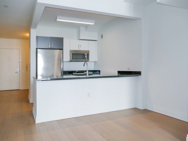 2-Bedroom at 70 Pine Street