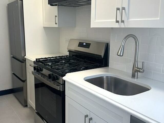 1-Bedroom at London Terrace Gardens: 440 West 24th