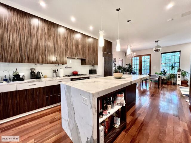 3-Bedroom at 98 India Street