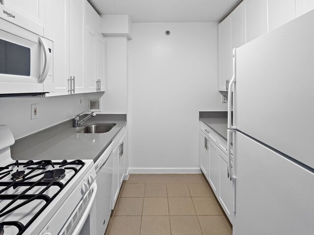 1-Bedroom at Newport: The Lincoln