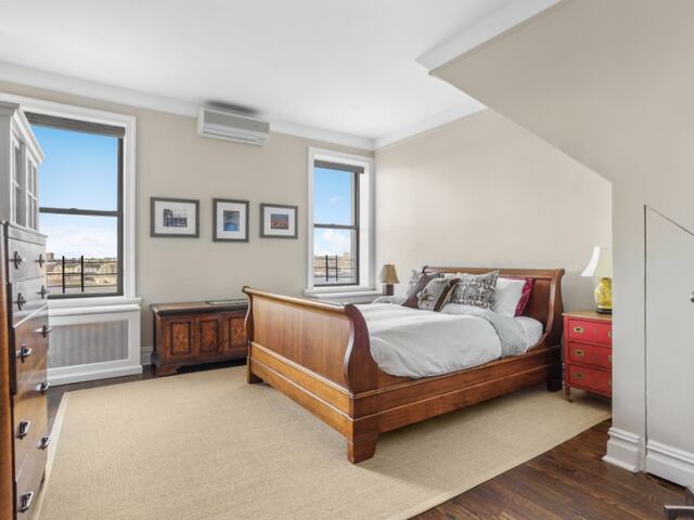 5-Bedroom at 305 Riverside Drive