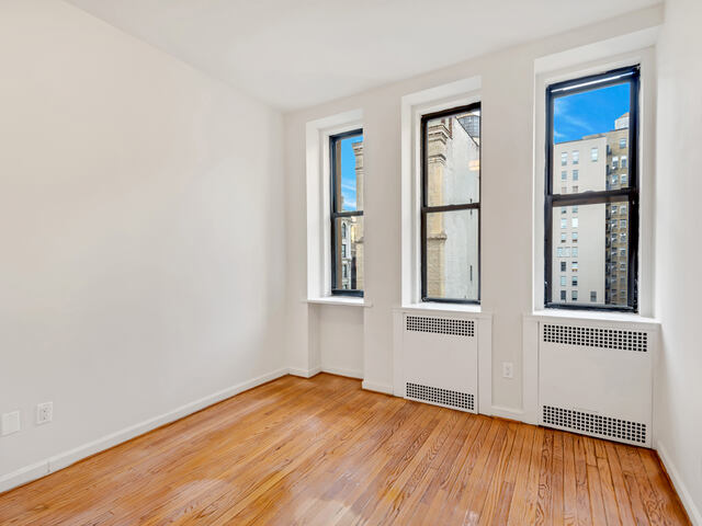 2-Bedroom at 121 Madison Avenue