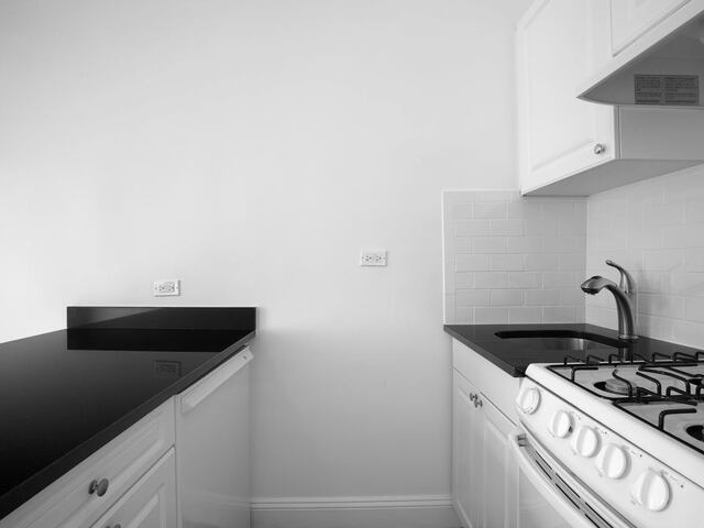 Studio at South Pierre (aka 160 West 71st)
