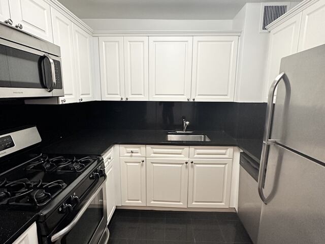 Studio at Lexington Towers