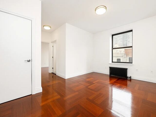 2-Bedroom at The Westbourne : 609 West 137th