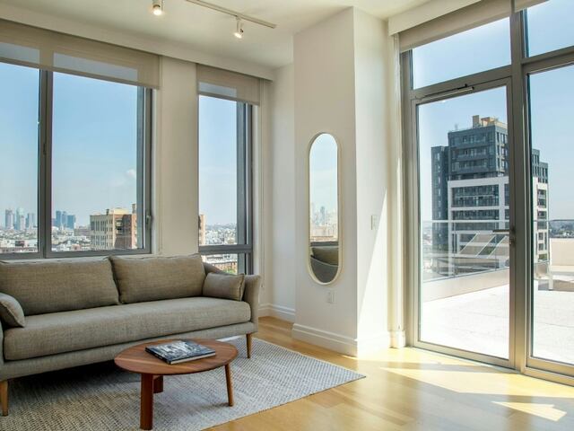 Studio at 325 Kent Avenue