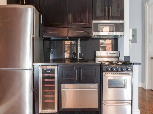 2-Bedroom at 68 Clinton Street