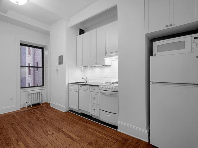 1-Bedroom at 19 West 69th Street