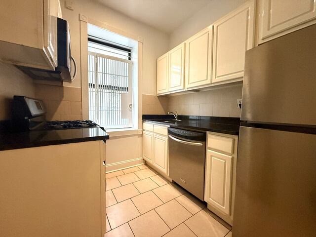 3-Bedroom at 280 Fort Washington Avenue