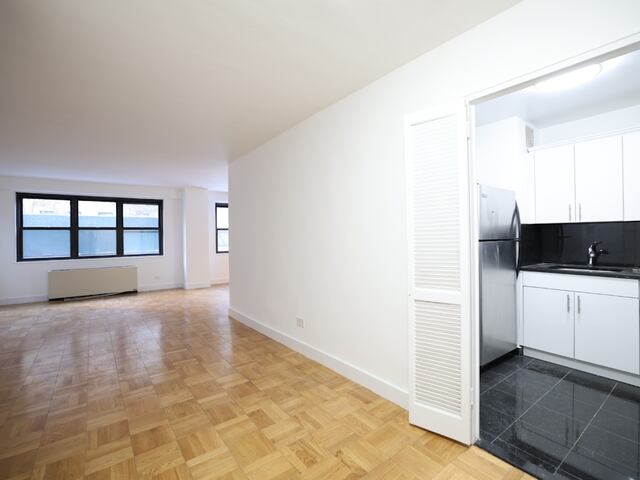 Studio at Lexington Towers